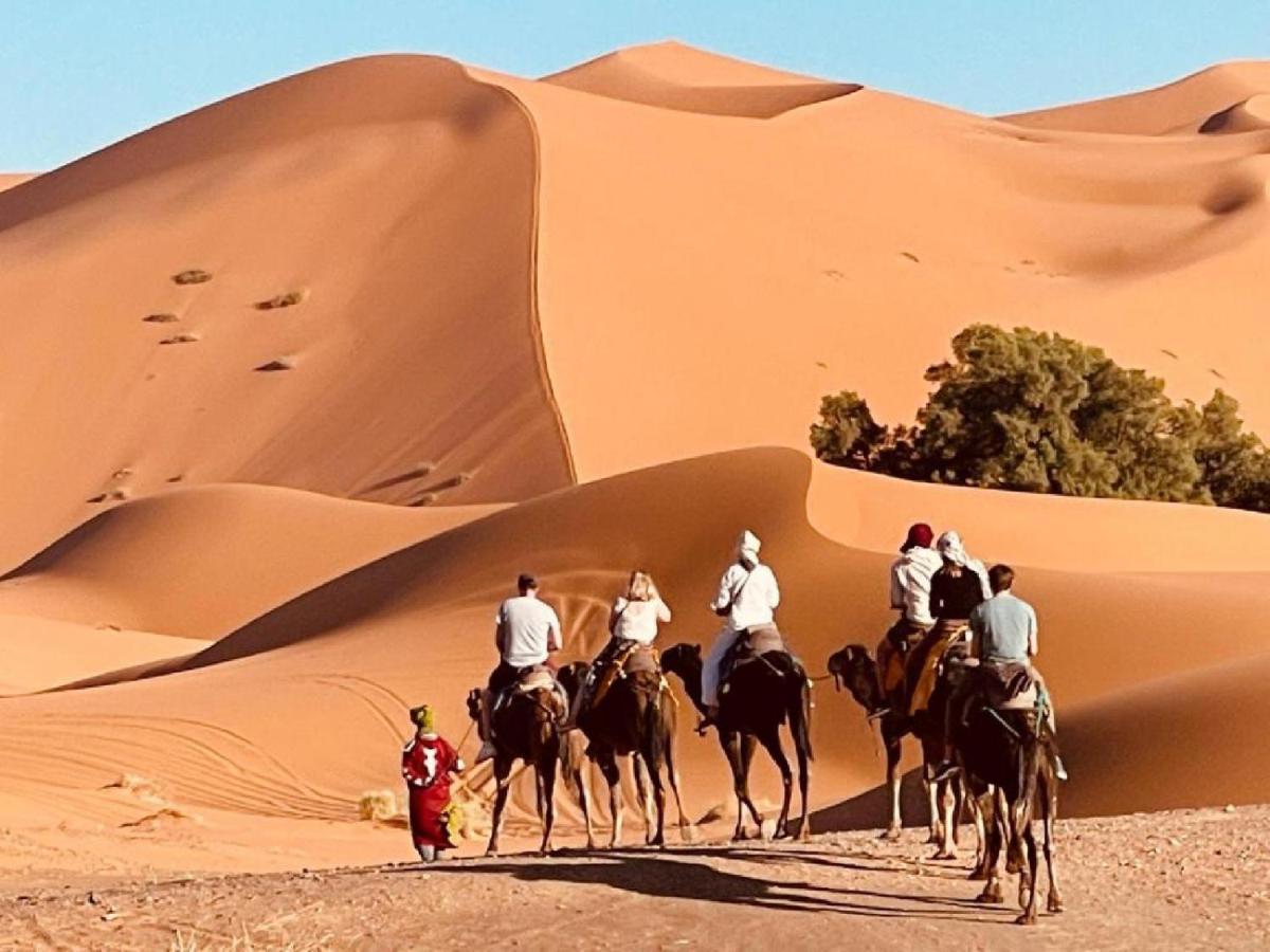 Les Pyramides Hotel Merzouga Exterior foto